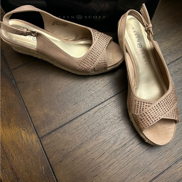Karen Scott Wedges Size 6 NWOT - Picture 2 of 4